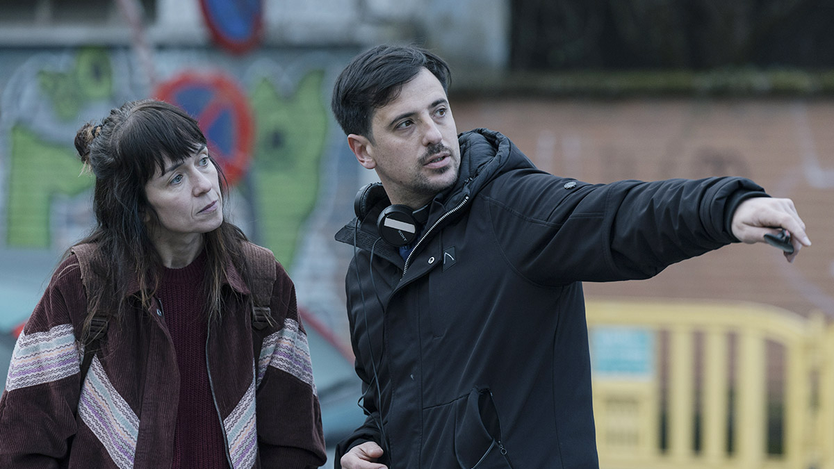 Miren Gaztañaga y David Pérez Sañudo, en el rodaje de 'Los últimos románticos'.