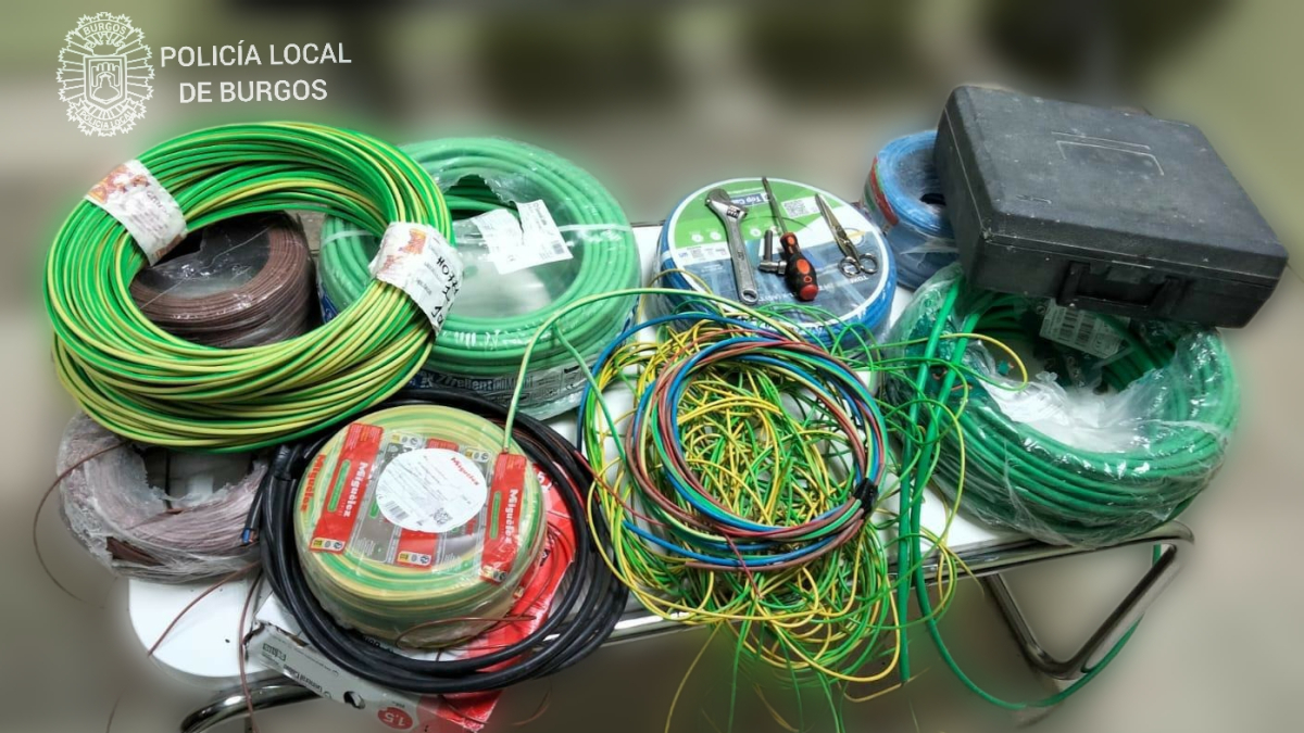 Material incautado al detenido.