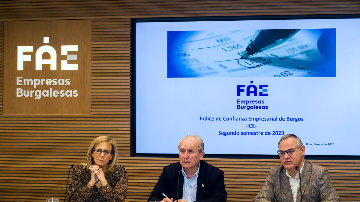 Emiliana Molero, Ignacio San Millán e Íñigo Llarena, representantes de FAE, presentaron el Índice de Confianza Empresarial.