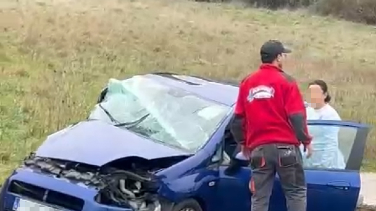 Detenido el conductor de un tractor tras arrollar un turismo en Valle de Mena.