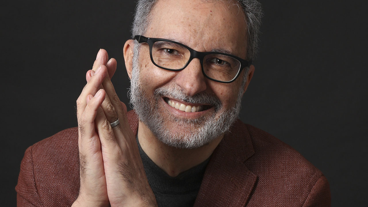 El escritor Eloy Tizón presenta en Burgos ‘Plegaria para pirómanos’.