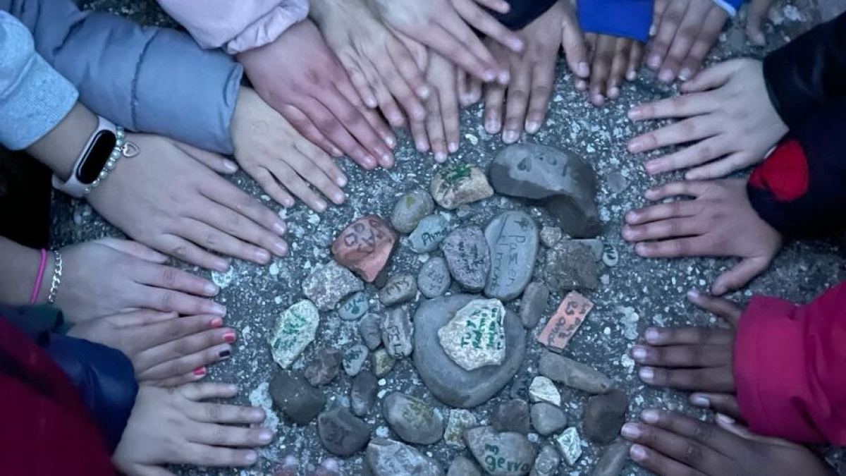 Actividad de los participantes del programa de Infancia de Burgos con motivo del Día de la Paz.