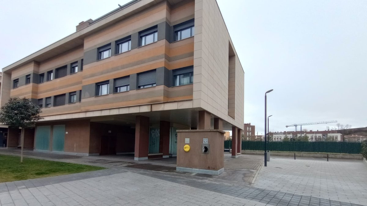 Buzones para la recogida neumática de residuos en las cercanías de la calle Siervas de Jesús.