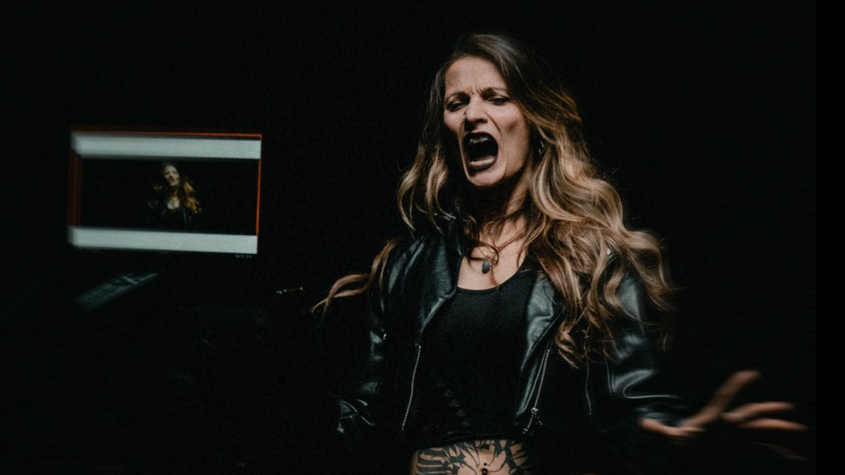 Barbara Mogore, vocalista de Nightmare.