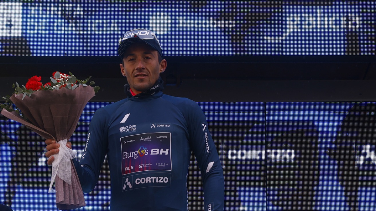 Jose Manuel Diaz, con el maillot de líder de la montaña.