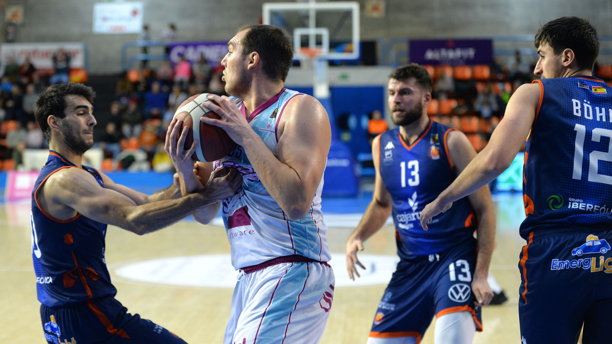 Ramón Vilà, durante un partido del Grupo Ureta Tizona Burgos.