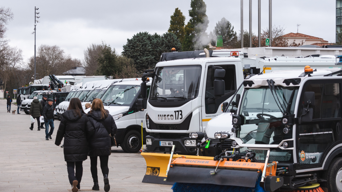Presentación de los últimos vehículos de recogida de basura y limpieza viaria de Urbaser que han llegado a la ciudad.
