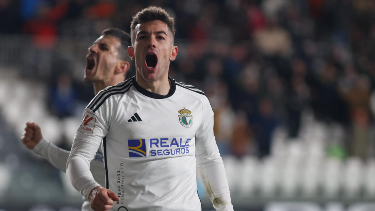 Curro fue el goleador de una fría noche que caldeó a base de puntería.