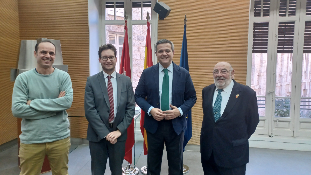 En la imagen, comenzando por la izquierda, Jorge Núñez, Antonio Linaje, Jorge Rodrigo y Rafael García Gutiérrez (alcalde de Gargantilla de Lozoya)