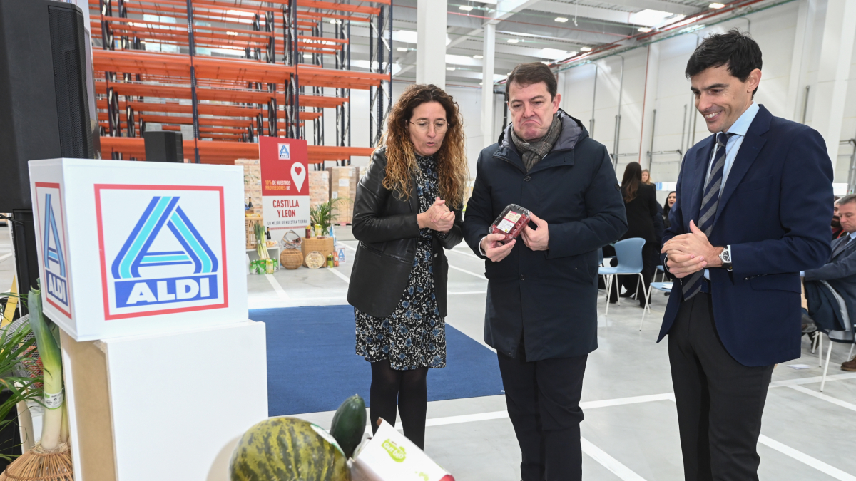 El presidente de la Junta de Castilla y León, Alfonso Fernández Mañueco, participa en el acto de presentación e inauguración de la nueva Plataforma Logística de ALDI en Miranda de Ebro