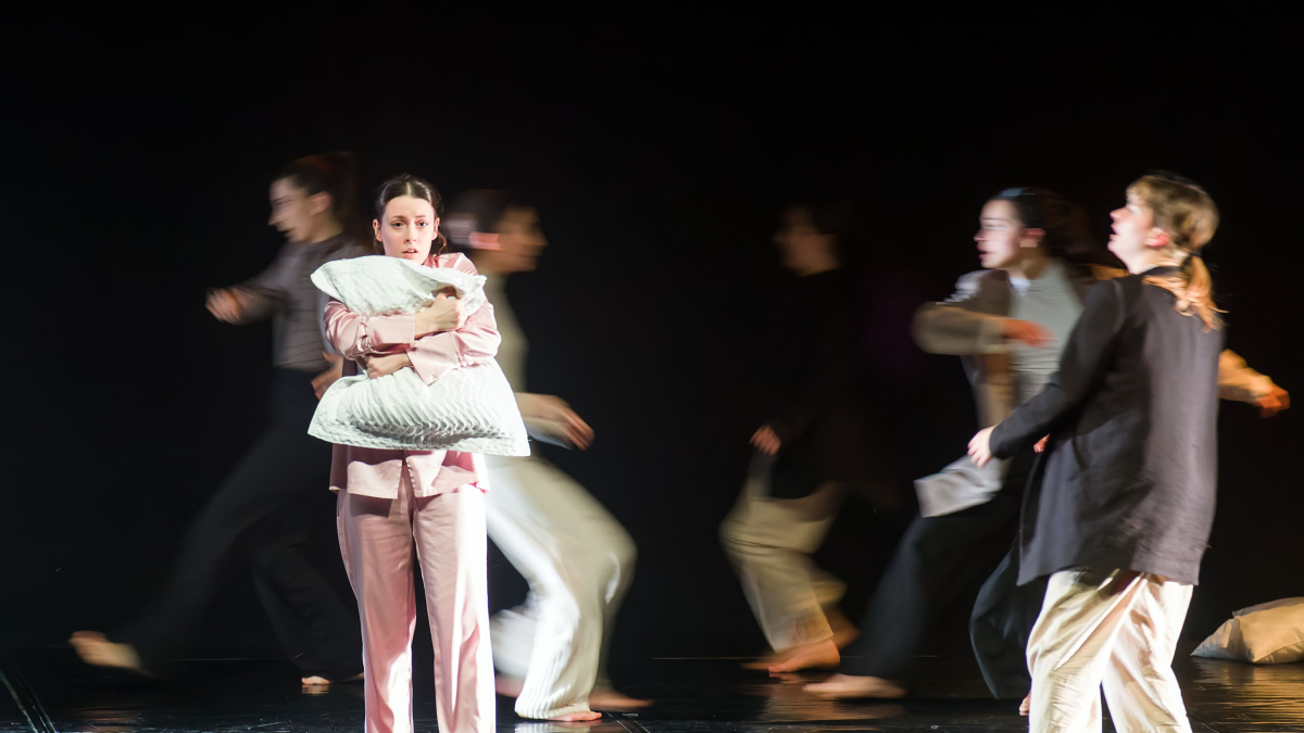 La pieza 'DreamÑightmare' ha iniciado la muestra.