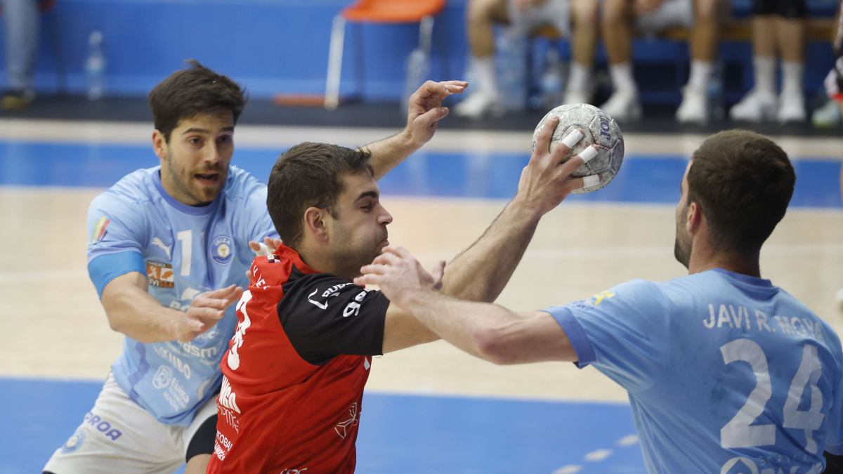 Imagen el partido entre UBU San Pablo y el Ibiza.