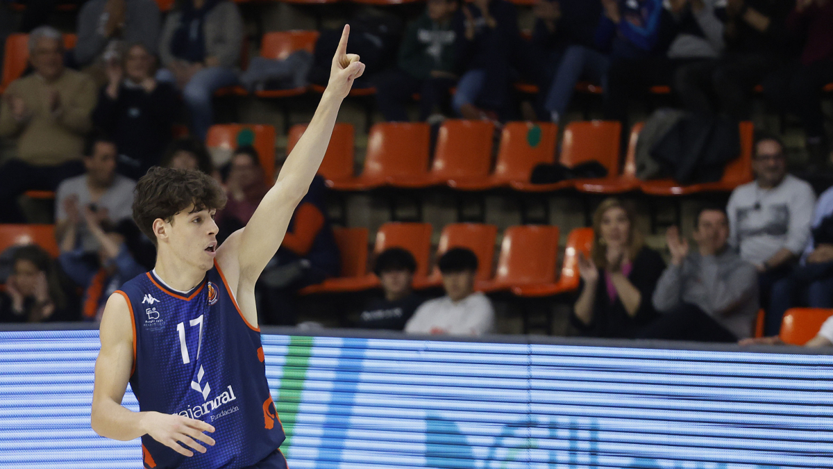 Mario Sain-Supéry durante el partido en El Plantío ante Alicante