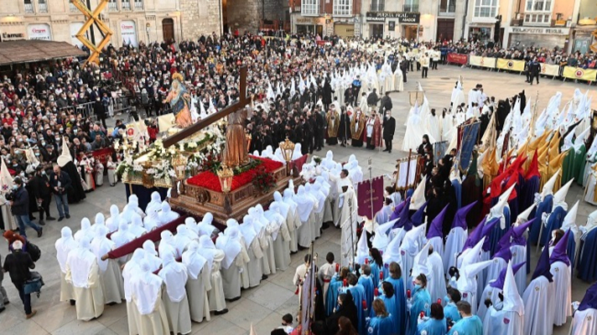 La procesión del Encuentro no llegará este año hasta la plaza del Rey San Fernando por la lluvia.