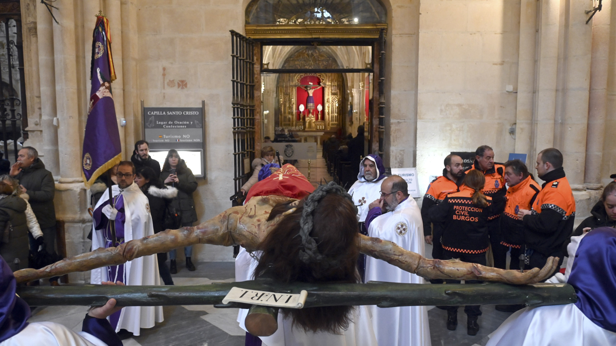 Acto del Desenclavo de la Cruz en el Viernes Santo