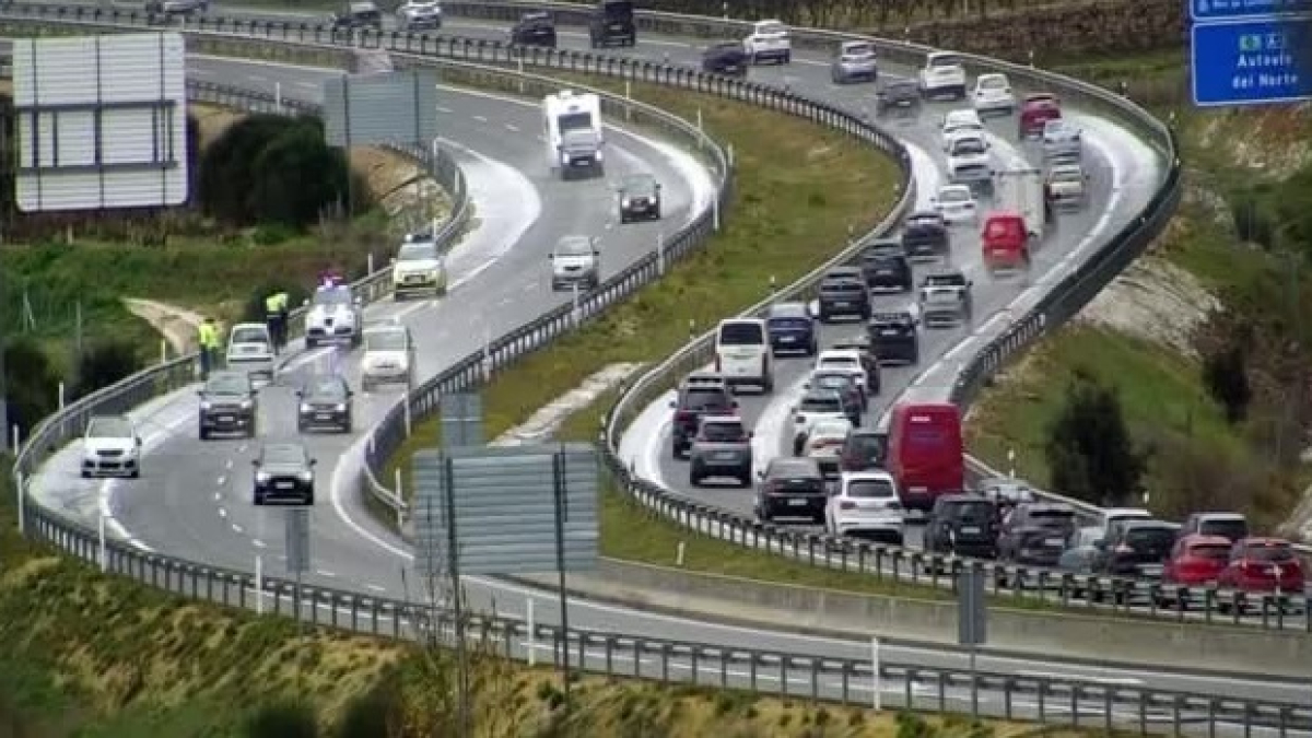 Retenciones en la A-1 a su paso por Aranda de Duero.