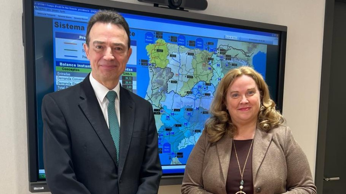 El CEO de Enagás, Arturo Gonzalo, recibió este lunes a la alcaldesa de Burgos, Cristina Ayala.