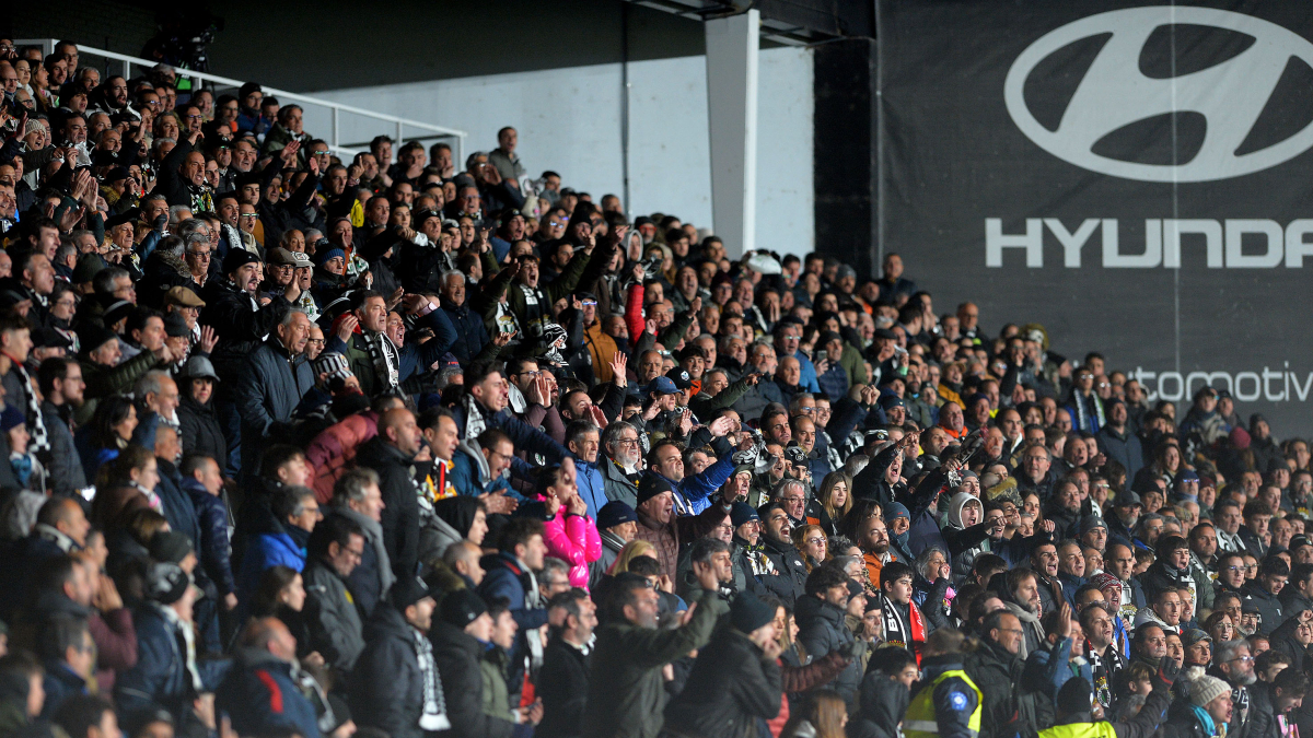Imagen del público durante un partido del Burgos CF.