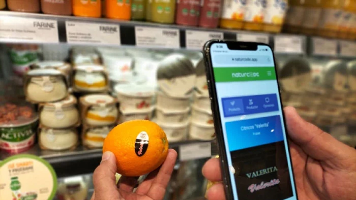 La etiqueta digital permite insertar un Código QR que lleva a un repositorio de información nutricional y de producción del producto pero también de la empresa y la comarca.