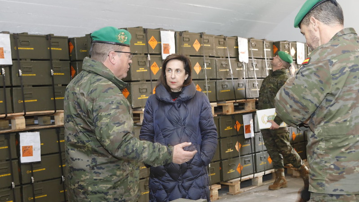 Margarita Robles visita el polvorín de Ibeas de Juarros
