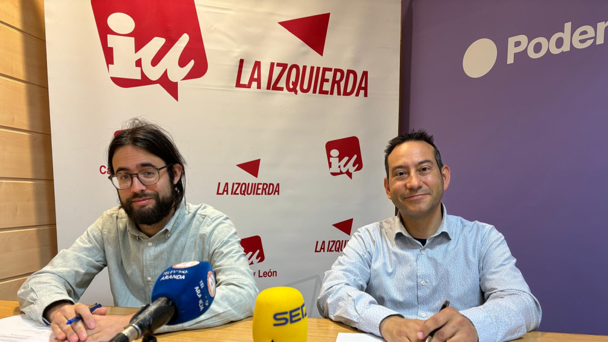 Los concejales Carlos Medina (Izquierda Unida) y Andrés Gonzalo (Podemos)