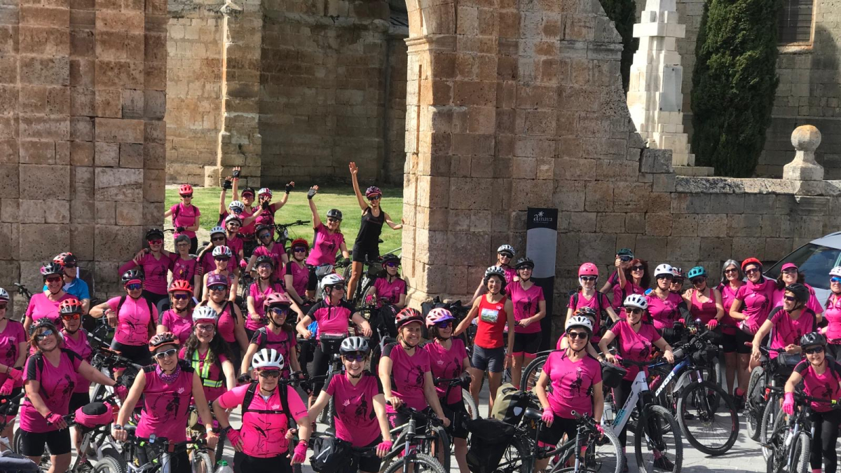 Princessbikes durante su ruta por la Vía Aquitania