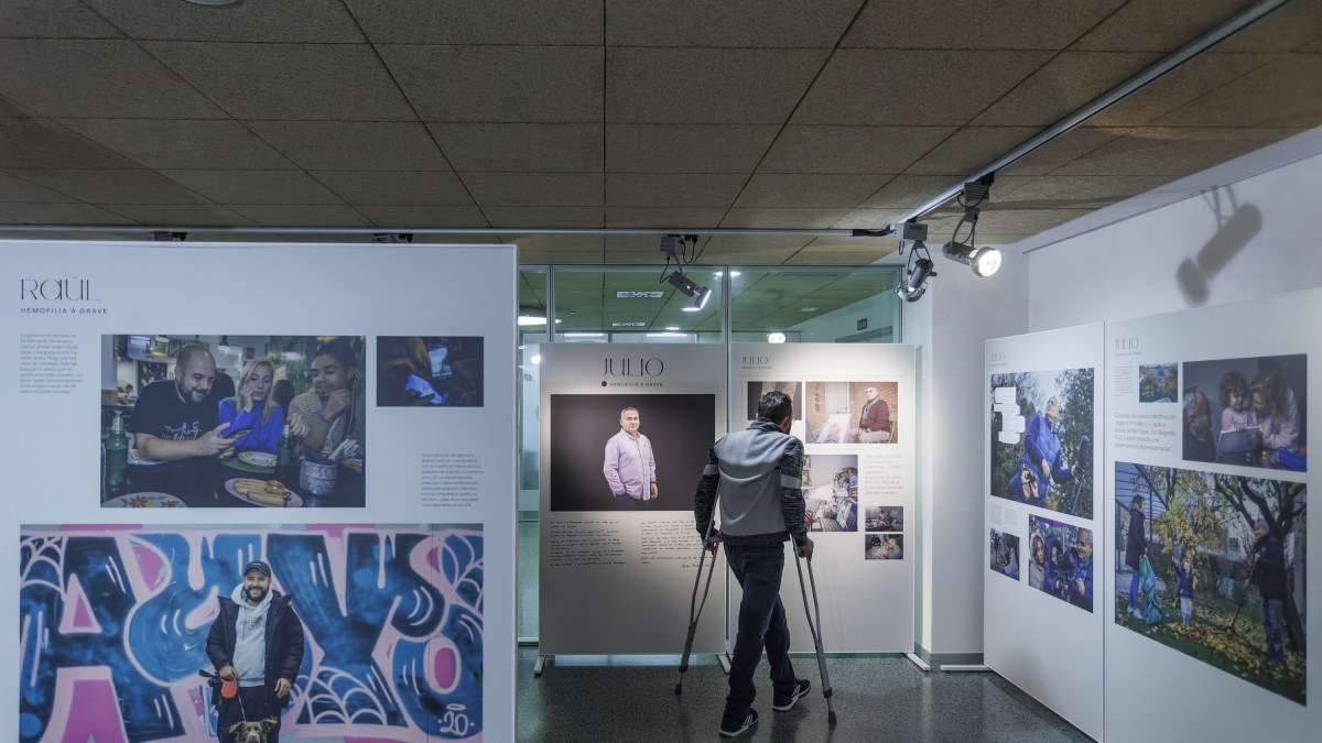 La exposición 'Hemo. Instantes de una vida' puede visitarse en el HUBU hasta el 26 de abril.