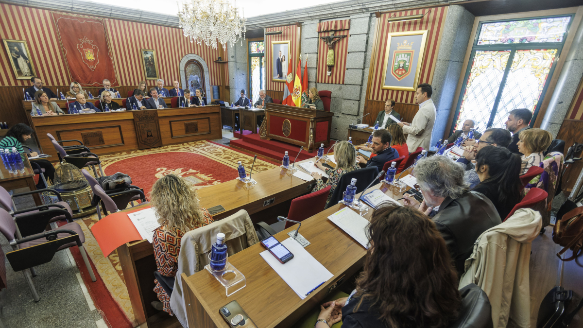 Grupo municipal socialista, durante un momento del Pleno ordinario del mes de abril en el Ayuntamiento de Burgos.