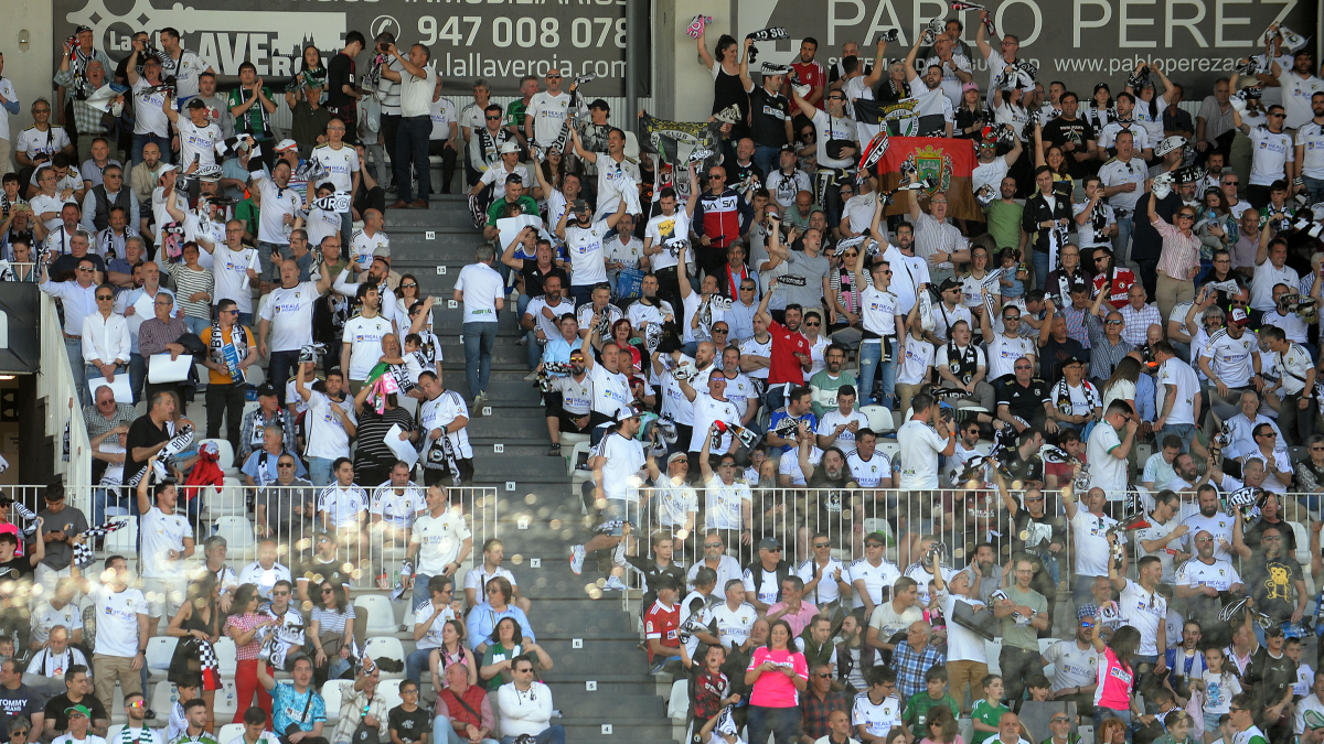 Imagen del público en el partido entre el Burgos CF y el Racing de Santander.