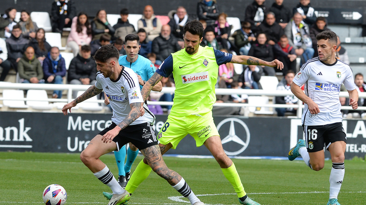 Imagen del partido entre el Burgos CF y el Amorebieta.