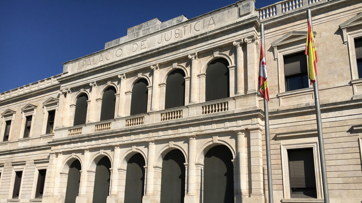 Archivo - Sede del TSJCyL en Burgos.