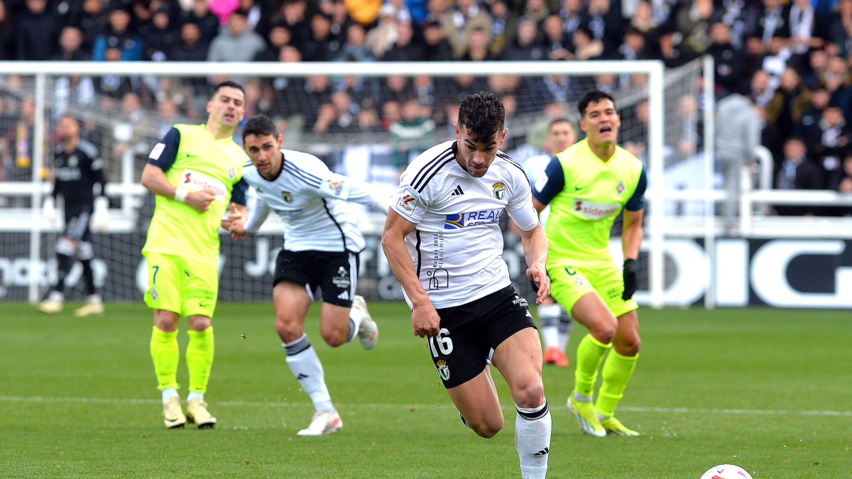 Imagen de Curro durante el partido contra el Amorebieta.