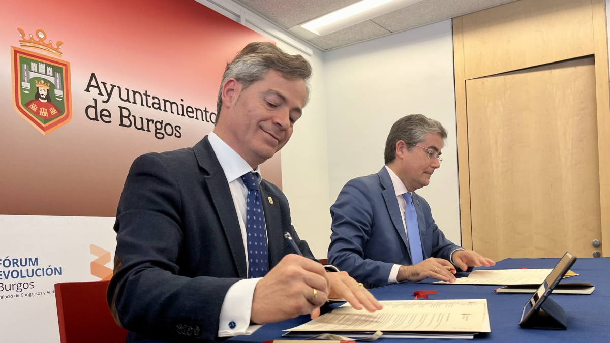 Firma del convenio de colaboración entre el ayuntamiento de Murcia y el Burgos