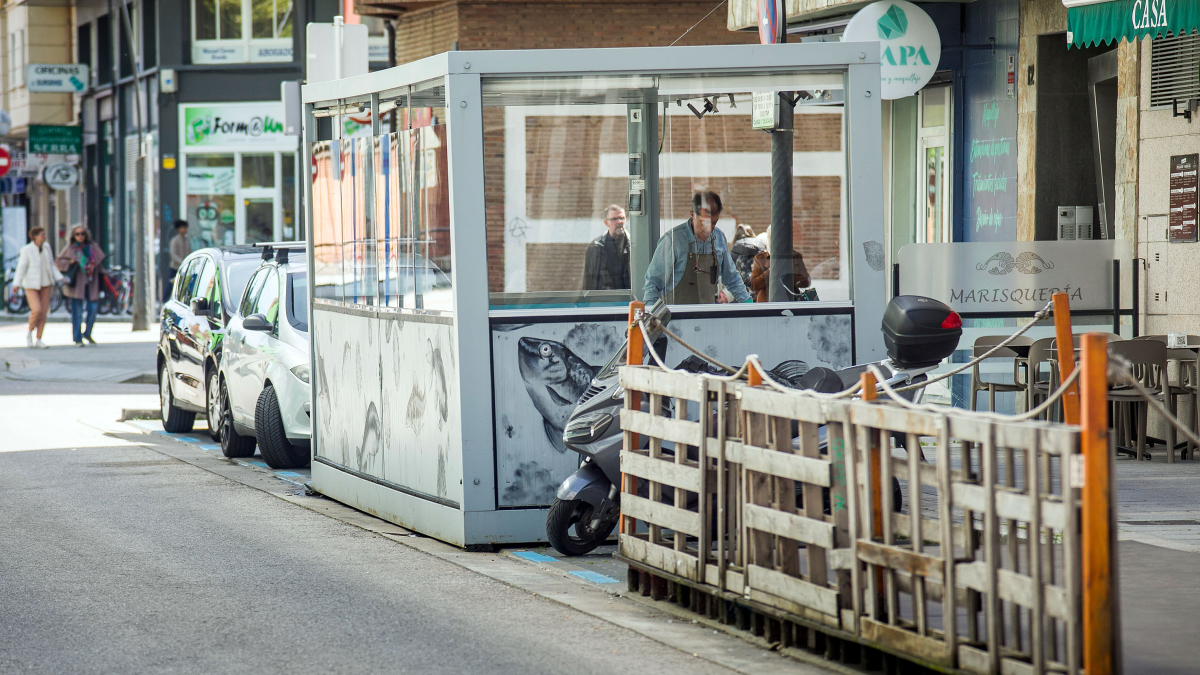 Terrazas de hostelería ubicadas en la calzada en varias calles de Burgos, que deberán desmantelarse a partir del 22 de mayo.