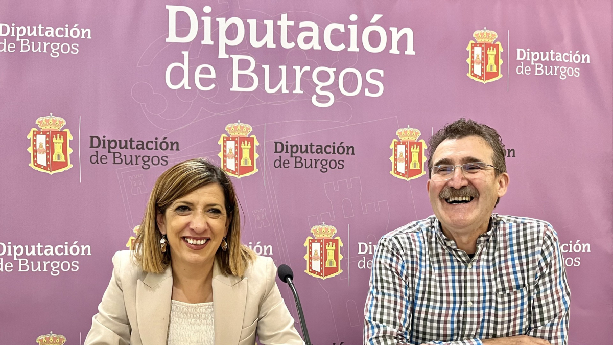 La portavoz del Grupo Provincial Socialista Nuria Barrio junto al diputado Ignacio Grajal