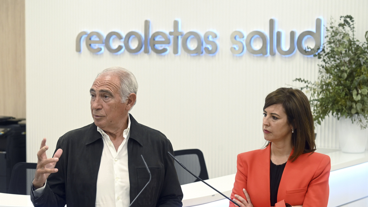 El presidente del Grupo Recoletas Salud, Amando Rodríguez y la gerente de Recoletas Salud en Burgos, Pilar Gómez, presentan el nuevo Centro Médico Virgen del Manzano