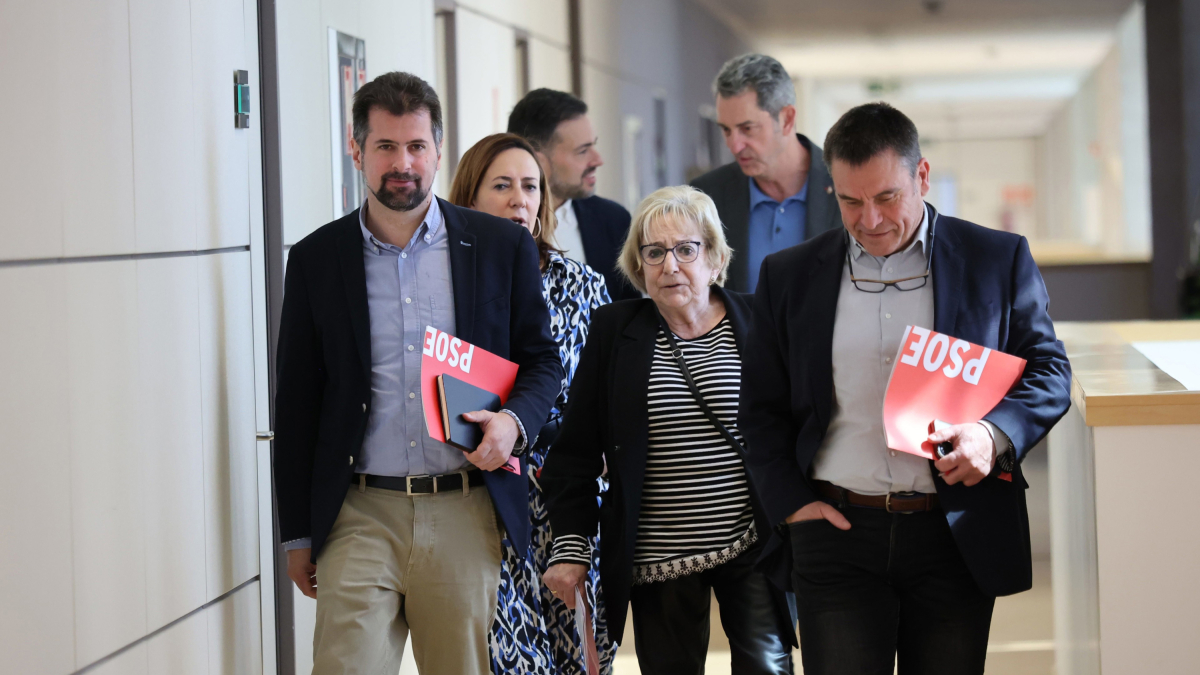 El portavoz del PSOE, Luis Tudanca, presenta una iniciativa para asegurar atención sanitaria en zonas de difícil cobertura