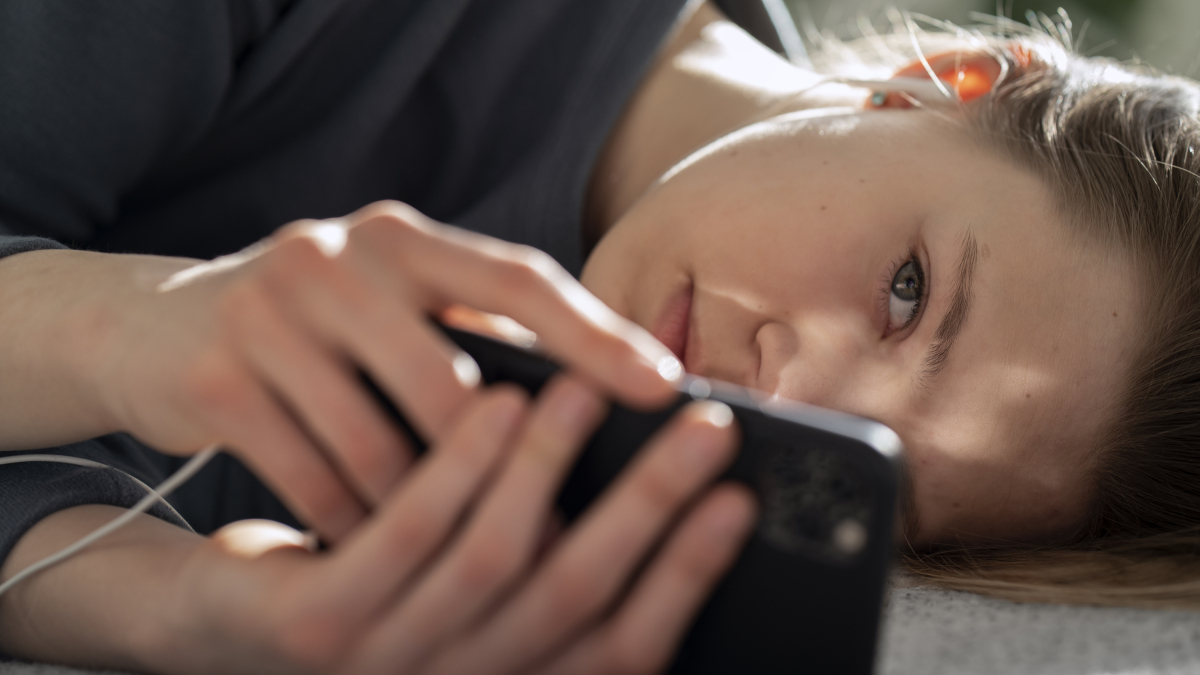 Las redes sociales como instagram o TikTok generan mayores problemas entre las chicas.