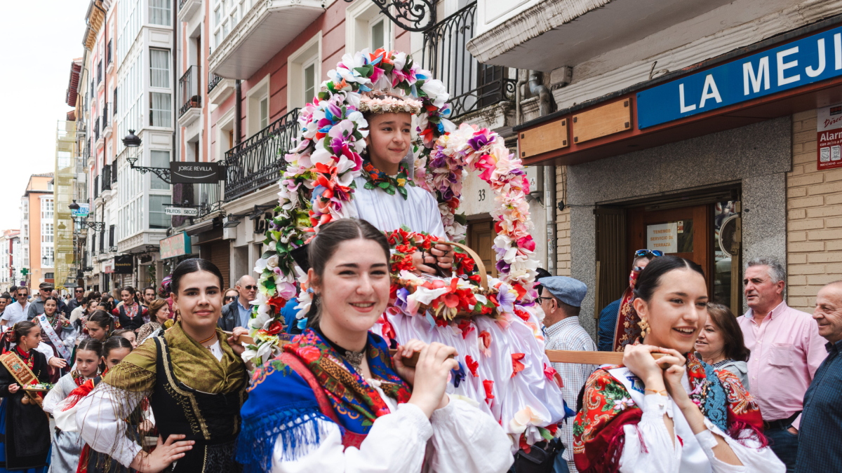 Imagen de la procesión en andas de la Maya de este 2024.