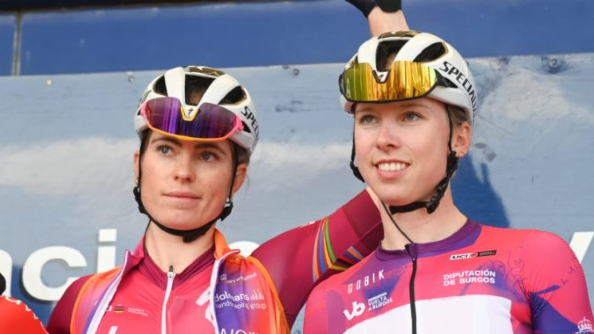 Demi Vollering (izquierda) y Lorena Wiebes (derecha).