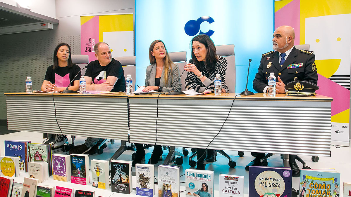 Representantes de los libreros, Ayuntamiento, Fundación Círculo y Policía Nacional presentaron la cita.