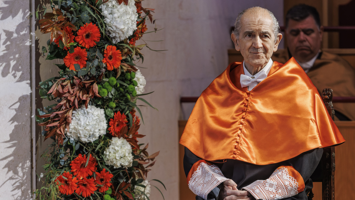 El pasado mes de abril fue investido Doctor Honoris Causa por la UBU