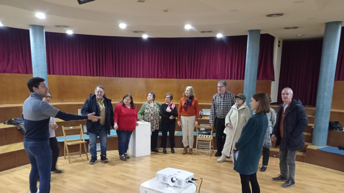 El proceso creativo de Equilátero contó con grupos de mayores de 65 y adolescentes que se han llevado a cabo meses atrás.
