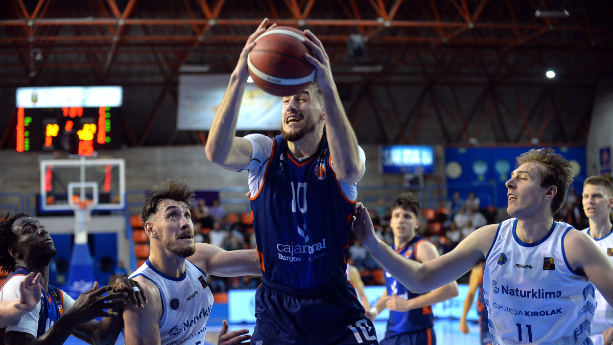 Imagen del partido entre el Tizona y el Guuk Gipuzkoa.