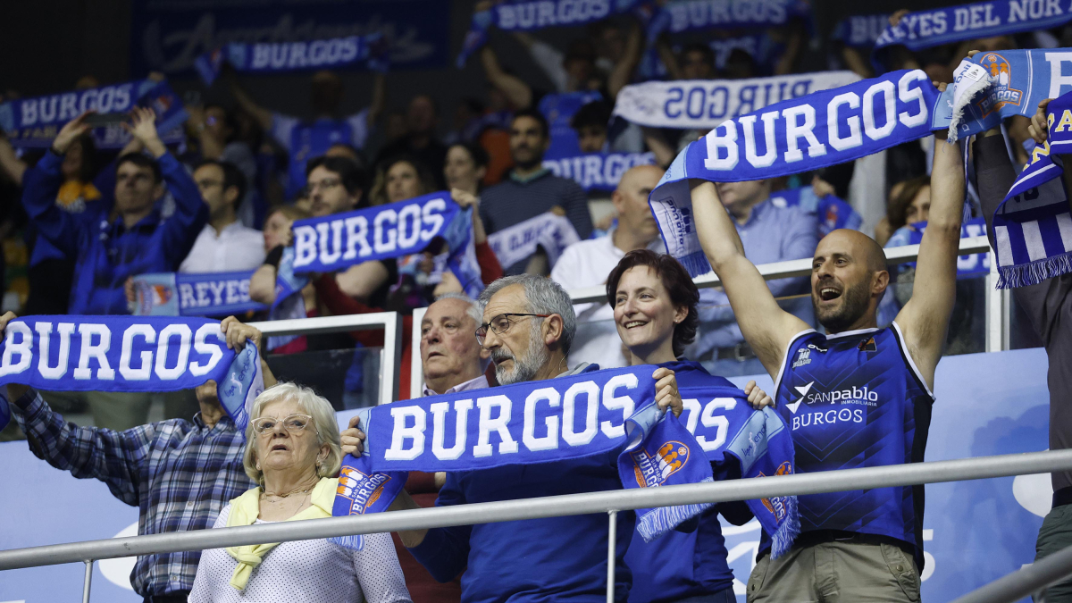 Imagen del partido entre el San Pablo Burgos y el UEMC Valladolid.