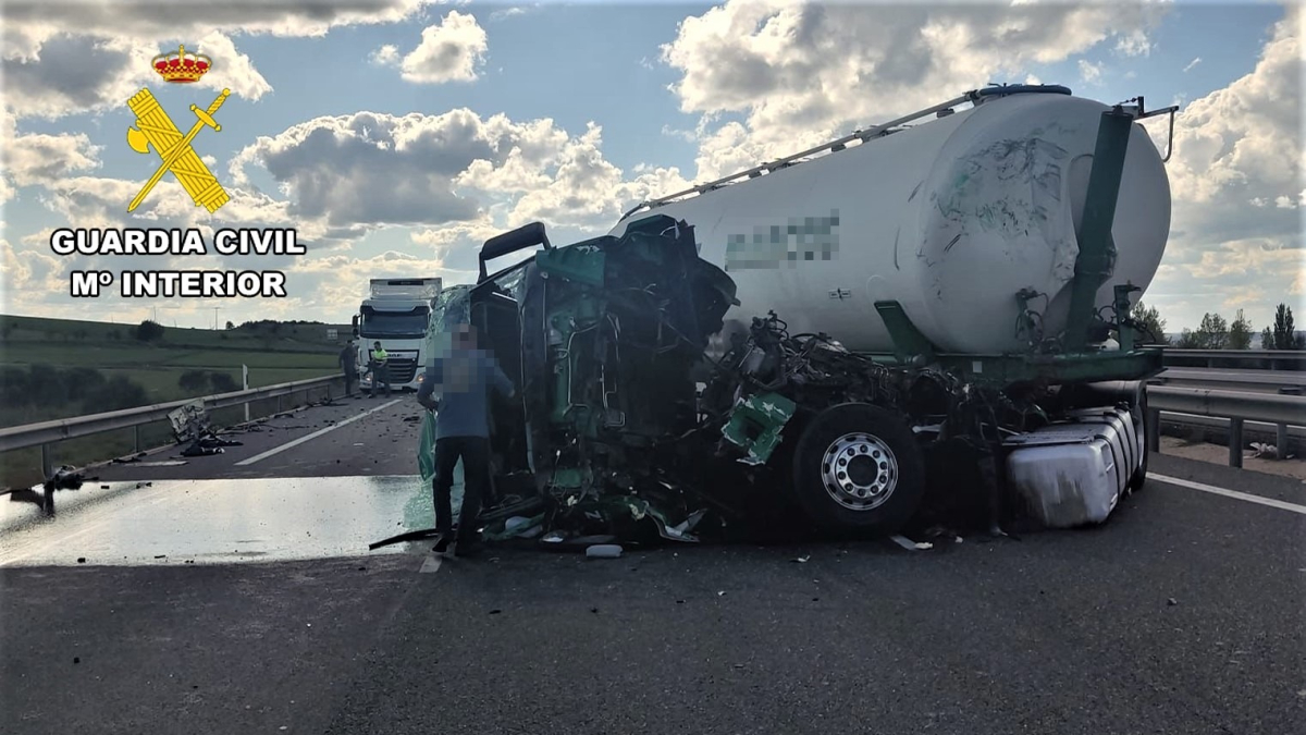 Imagen de uno de los vehículos accidentados.