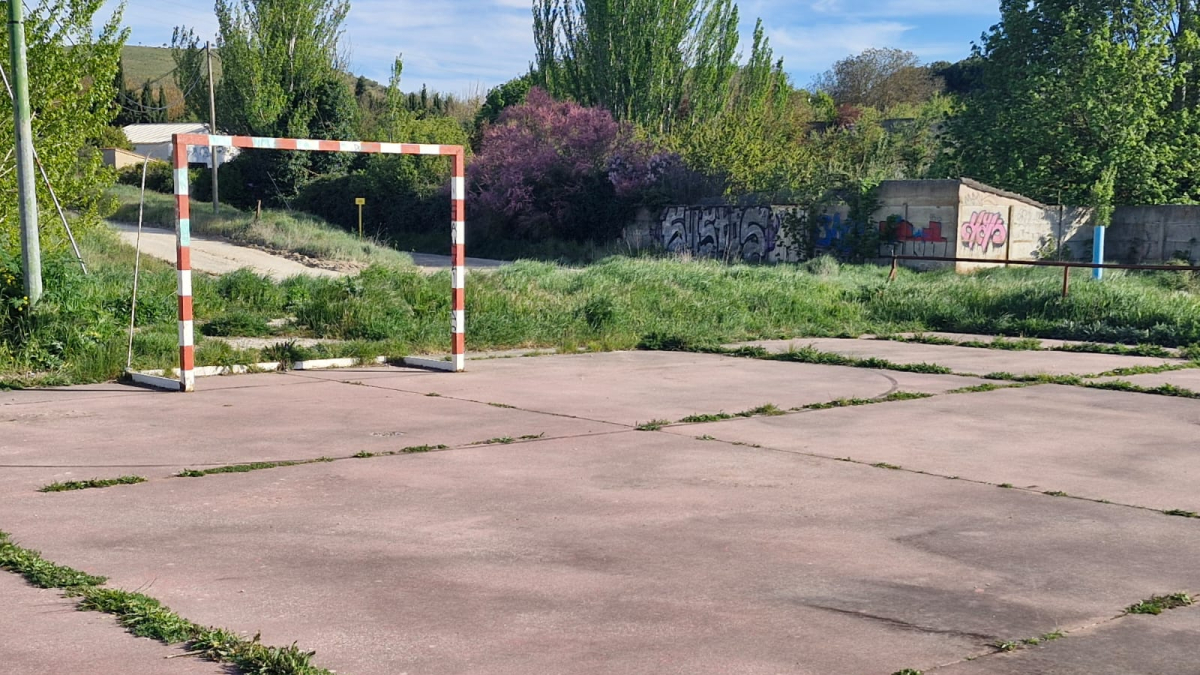 Estado que presentan las pistas deportivas del barrio de Villatoro.