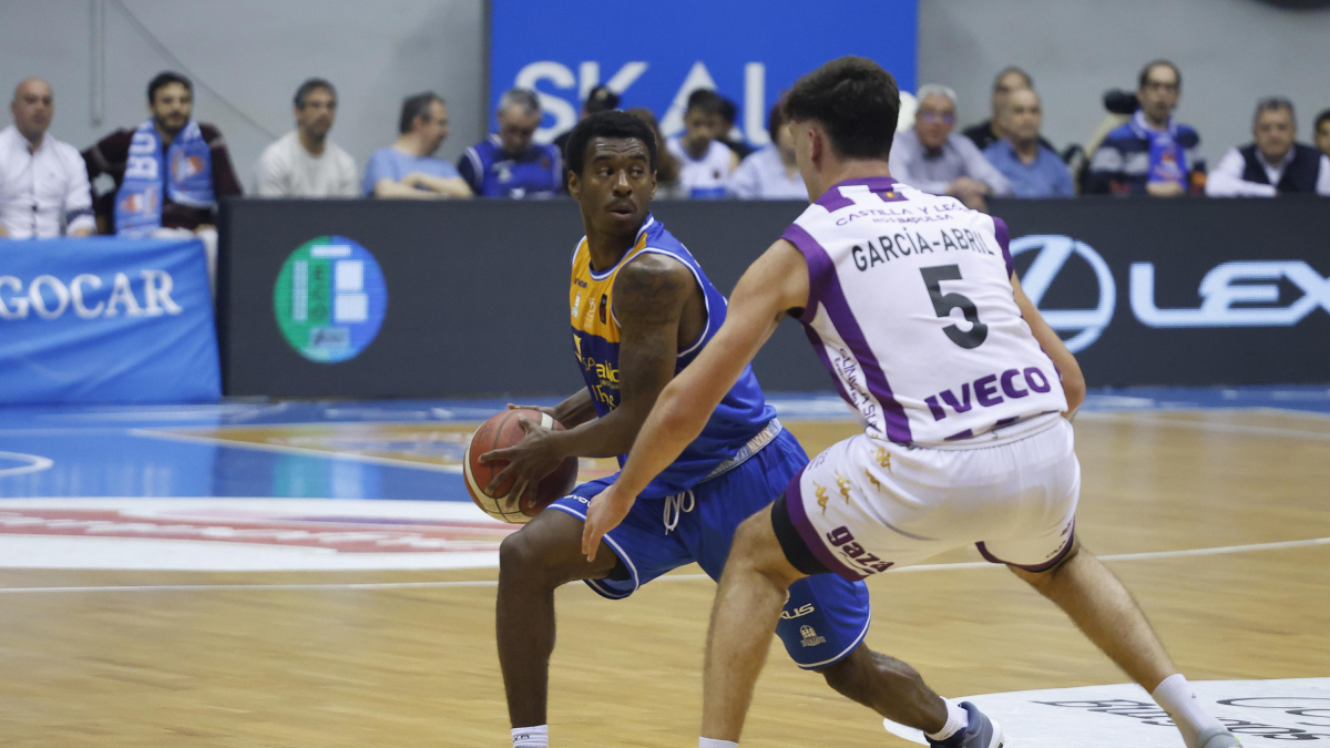 Un momento del partido disputado el pasado domingo contra el Valladolid.