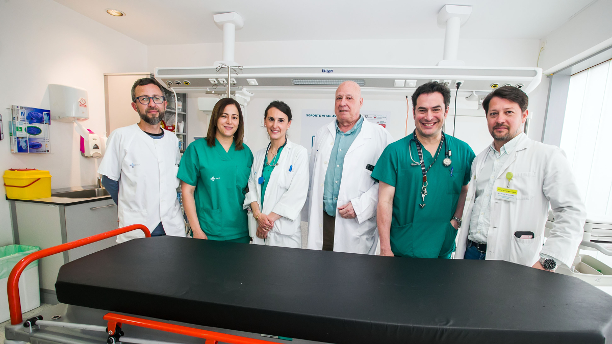 Eliander Cubillo (i), Monika D’Oliveira, Lorena Pérez, Francisco Callado, Pedro Zapata y Alejandro López, de la Unidad de Toxicología del HUBU.