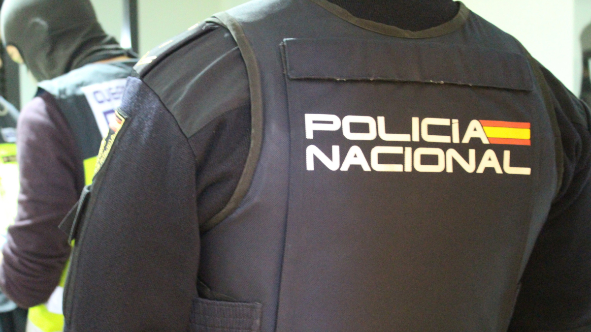 Agentes de la Policía Nacional durante una intervención.
